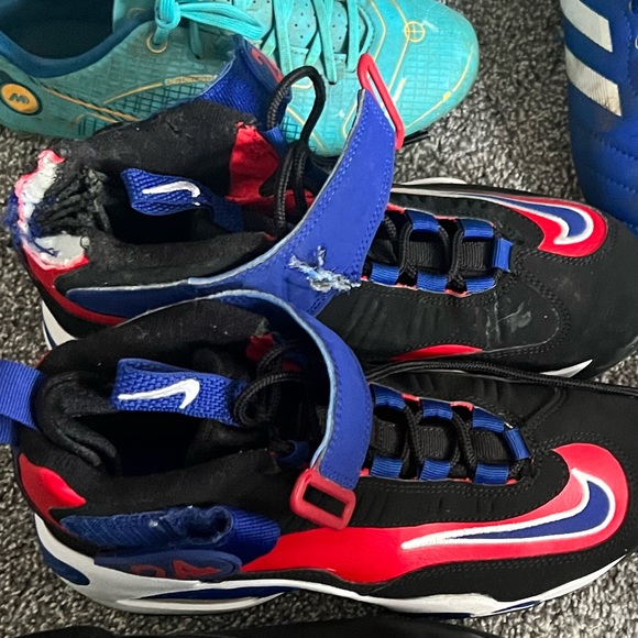 Boy shoes. Size 4-4.5. - Picture 4 of 5